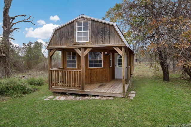 4892 County Road 427, Stockdale, TX 78160