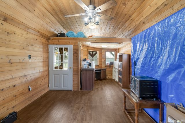 4892 County Road 427, Stockdale, TX 78160