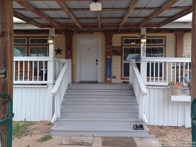 4892 County Road 427, Stockdale, TX 78160