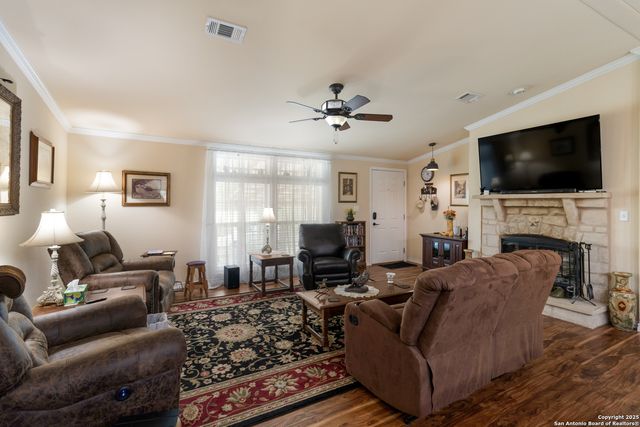 4892 County Road 427, Stockdale, TX 78160