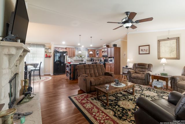 4892 County Road 427, Stockdale, TX 78160