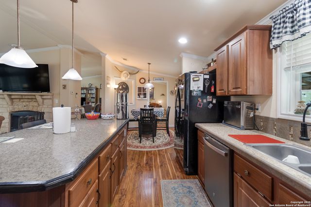 4892 County Road 427, Stockdale, TX 78160