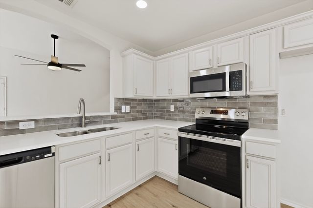 9708 Calle Del Oro Lane, Dallas, TX 75217