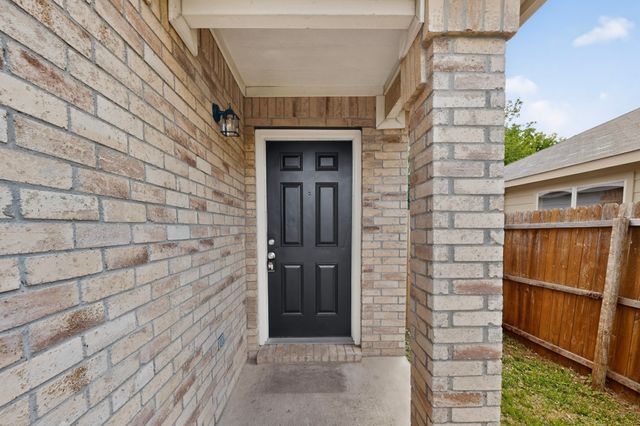 9708 Calle Del Oro Lane, Dallas, TX 75217