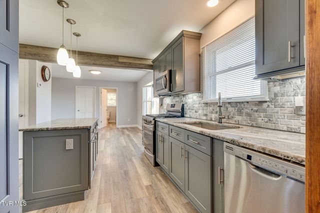 1137 Old Stage Road, Rogersville, TN 37857