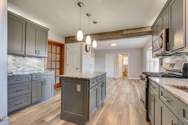 1137 Old Stage Road, Rogersville, TN 37857