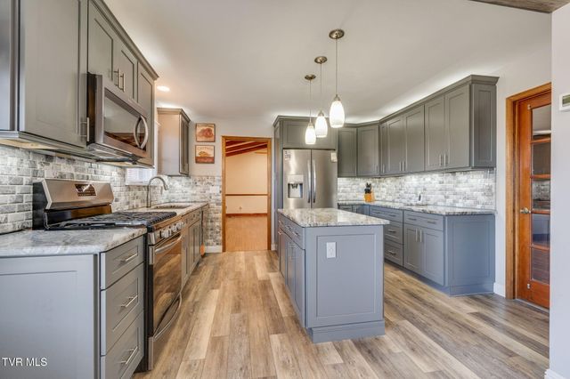 1137 Old Stage Road, Rogersville, TN 37857