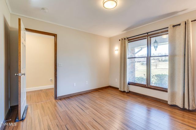 1137 Old Stage Road, Rogersville, TN 37857