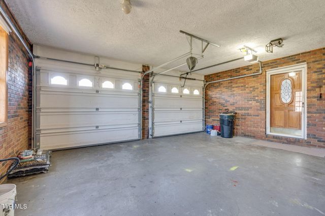 1137 Old Stage Road, Rogersville, TN 37857