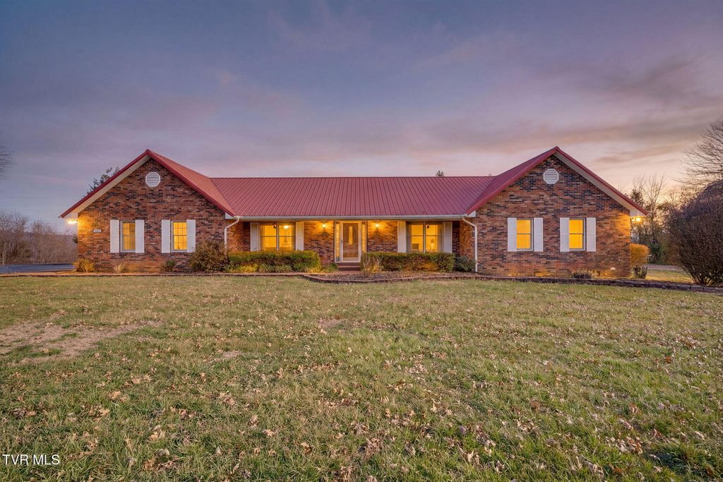 1137 Old Stage Road, Rogersville, TN 37857