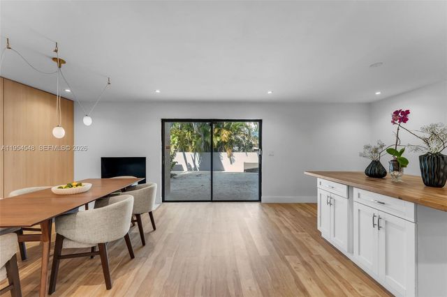 6611 SW 72nd St 38, South Miami, FL 33143