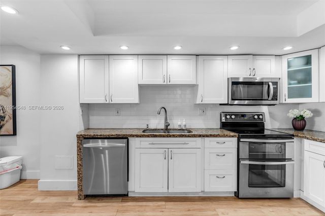 6611 SW 72nd St 38, South Miami, FL 33143