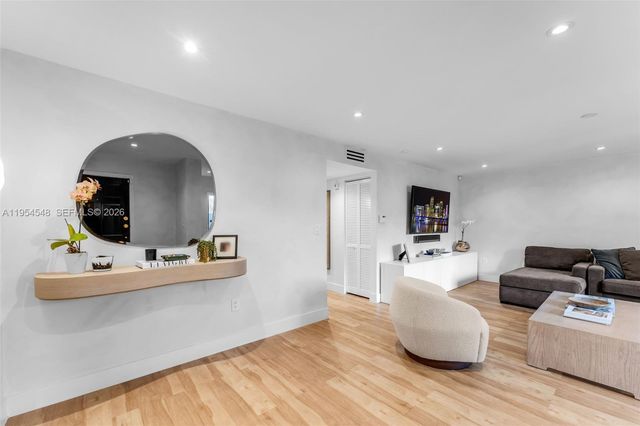 6611 SW 72nd St 38, South Miami, FL 33143