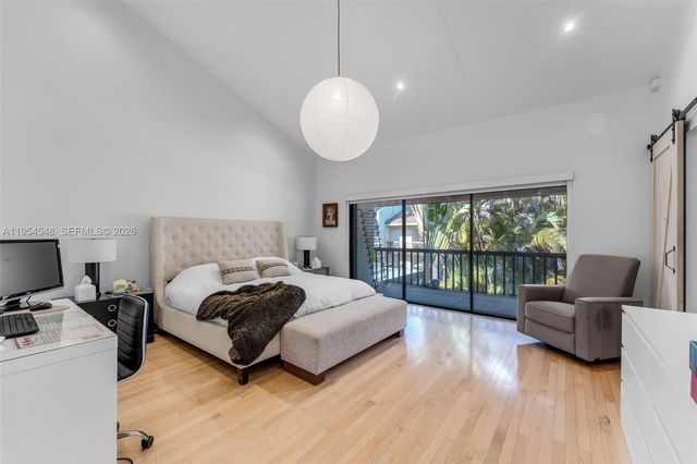 6611 SW 72nd St 38, South Miami, FL 33143