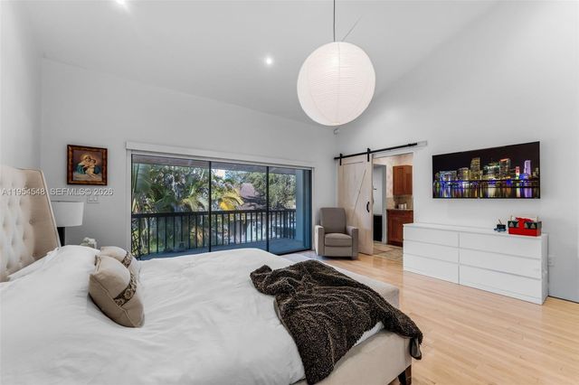 6611 SW 72nd St 38, South Miami, FL 33143