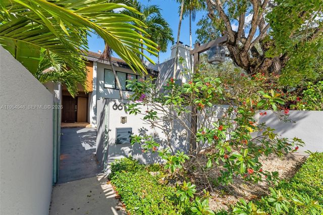 6611 SW 72nd St 38, South Miami, FL 33143