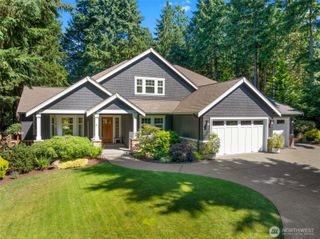 915 7th Court, Fox Island, WA 98333