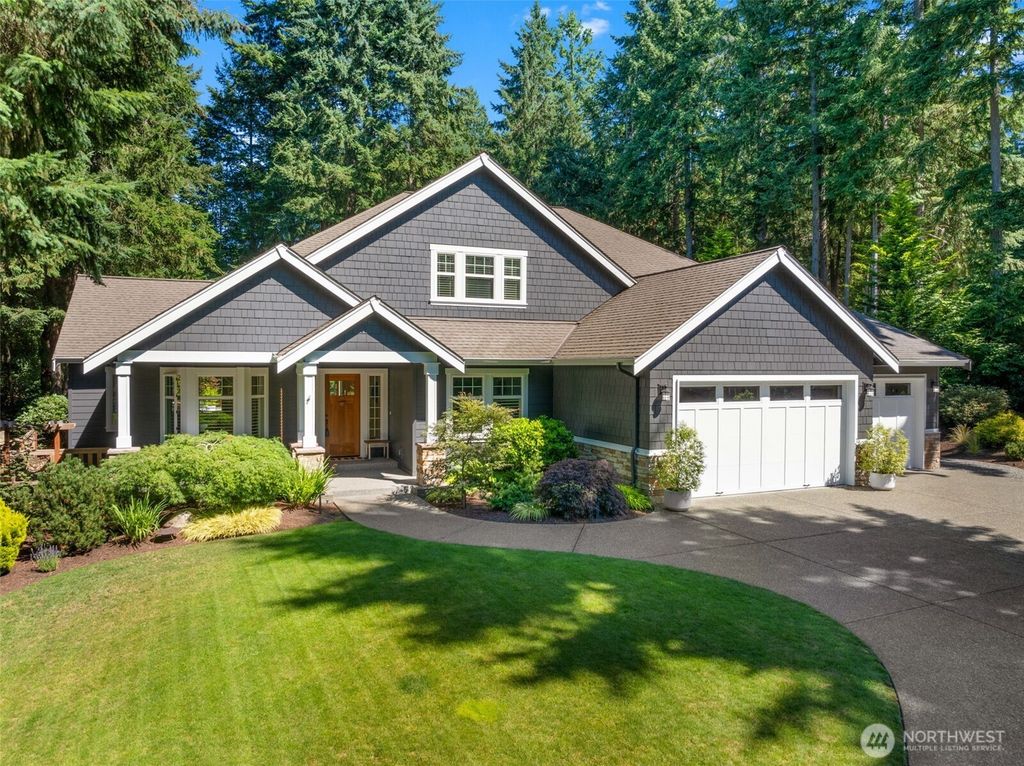 915 7th Court, Fox Island, WA 98333