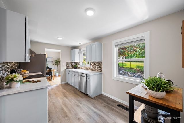 8314 224th Street SW, Edmonds, WA 98026
