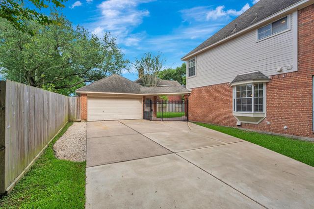 16511 Soaring Forest Drive, Pasadena, TX 77059