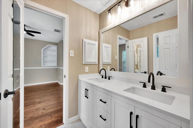 16511 Soaring Forest Drive, Pasadena, TX 77059