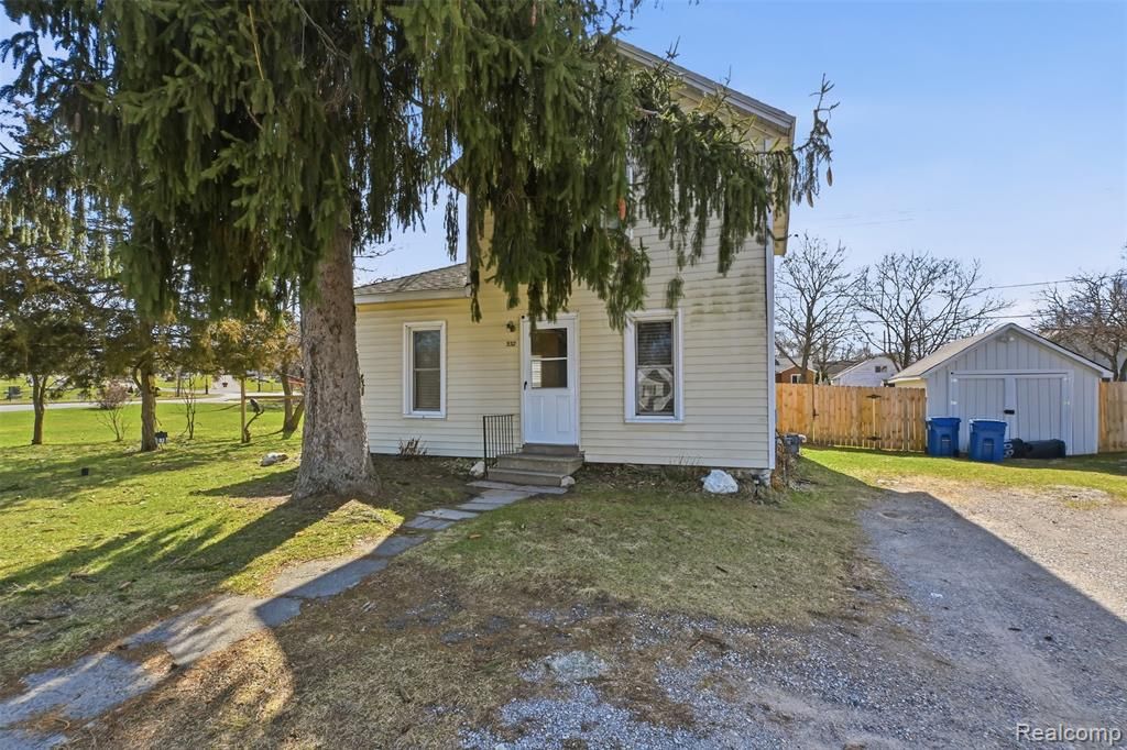 532 E Broad Street, Linden, MI 48451