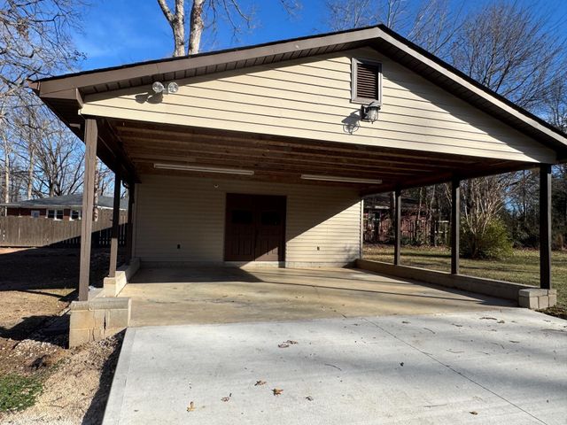 389 Wadsworth Road, Spartanburg, SC 29301