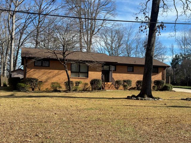 389 Wadsworth Road, Spartanburg, SC 29301