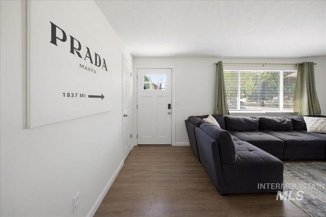 2812 N Cole Rd, Boise, ID 83704