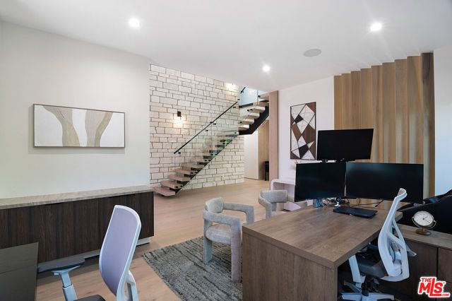 5529 Greenbush Avenue, Sherman Oaks, CA 91401