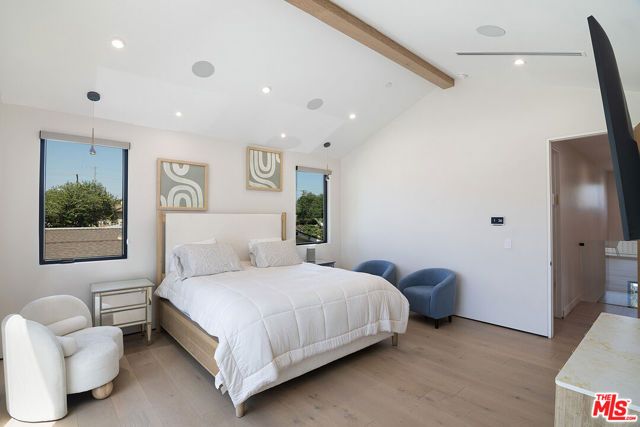 5529 Greenbush Avenue, Sherman Oaks, CA 91401