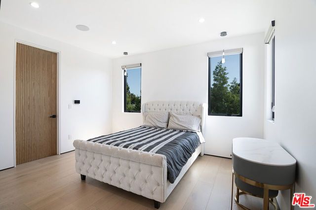 5529 Greenbush Avenue, Sherman Oaks, CA 91401