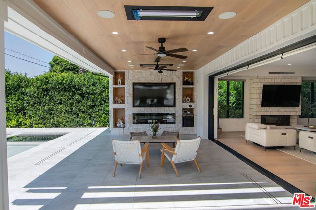 5529 Greenbush Avenue, Sherman Oaks, CA 91401