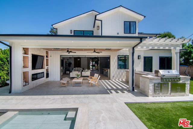 5529 Greenbush Avenue, Sherman Oaks, CA 91401
