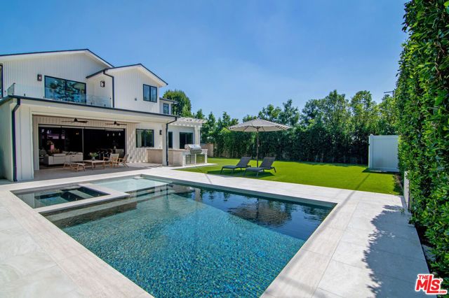 5529 Greenbush Avenue, Sherman Oaks, CA 91401