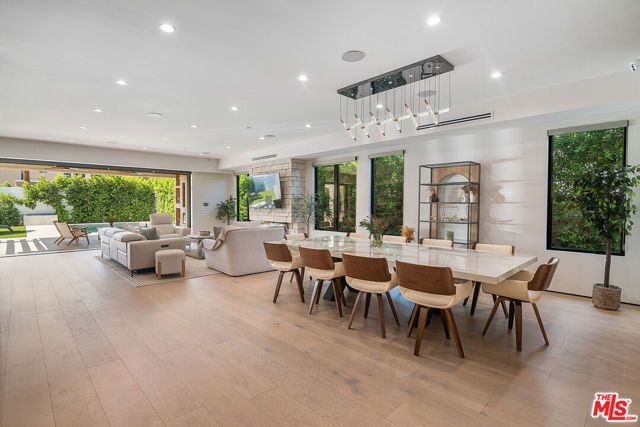 5529 Greenbush Avenue, Sherman Oaks, CA 91401