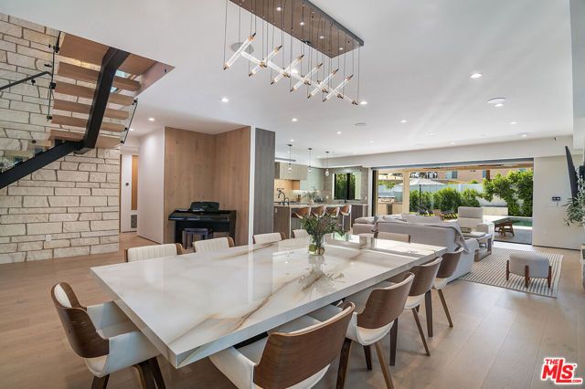 5529 Greenbush Avenue, Sherman Oaks, CA 91401