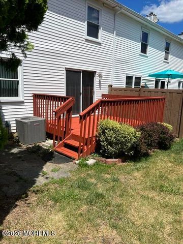 21 Carriage Lane, Englishtown, NJ 07726