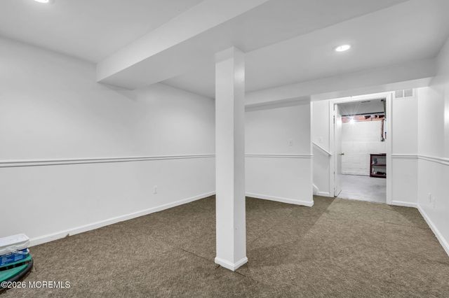 21 Carriage Lane, Englishtown, NJ 07726