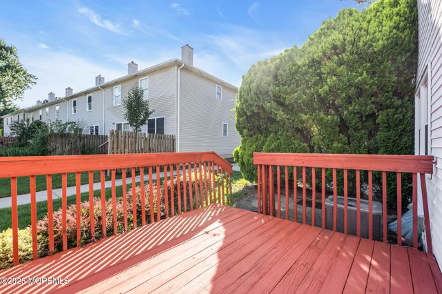 21 Carriage Lane, Englishtown, NJ 07726