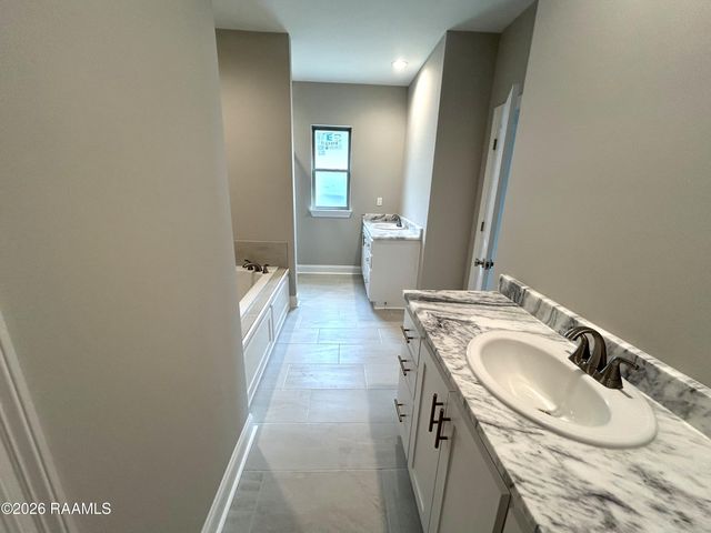 203 Carreras Lane, Maurice, LA 70555