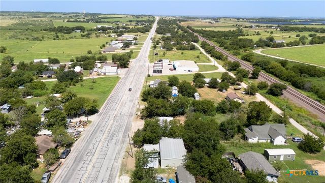 508 W Mesquite Avenue, Rogers, TX 76569