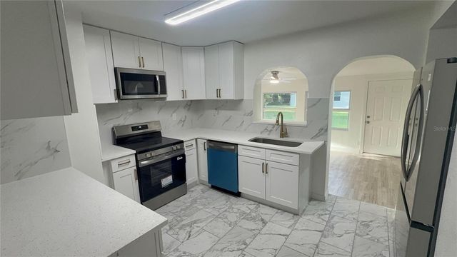 2218 AVENUE B SW, Winter Haven, FL 33880