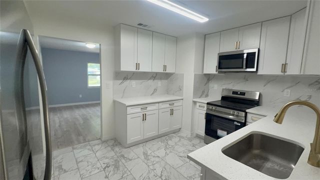 2218 AVENUE B SW, Winter Haven, FL 33880
