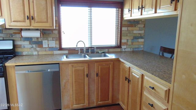 2200 N Camino Del Gato, Tucson, AZ 85743