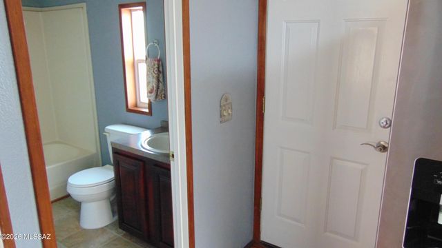 2200 N Camino Del Gato, Tucson, AZ 85743