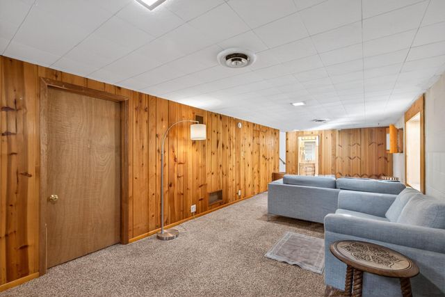 1631 Oregon Avenue S, Saint Louis Park, MN 55426