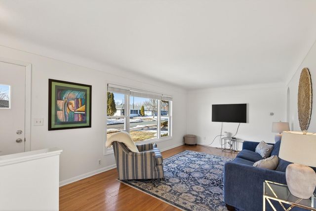 1631 Oregon Avenue S, Saint Louis Park, MN 55426