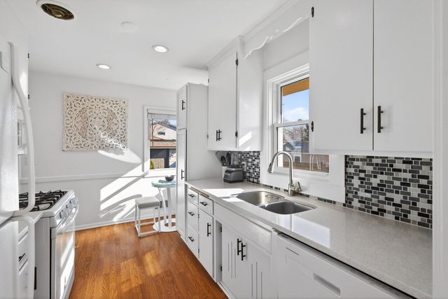 1631 Oregon Avenue S, Saint Louis Park, MN 55426