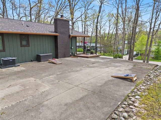 11820 Killarny Circle, Jerome, MI 49249